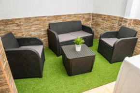 APARTAMENT SARDINA NEAR THE BEACH WITH POOL AND WIFI e